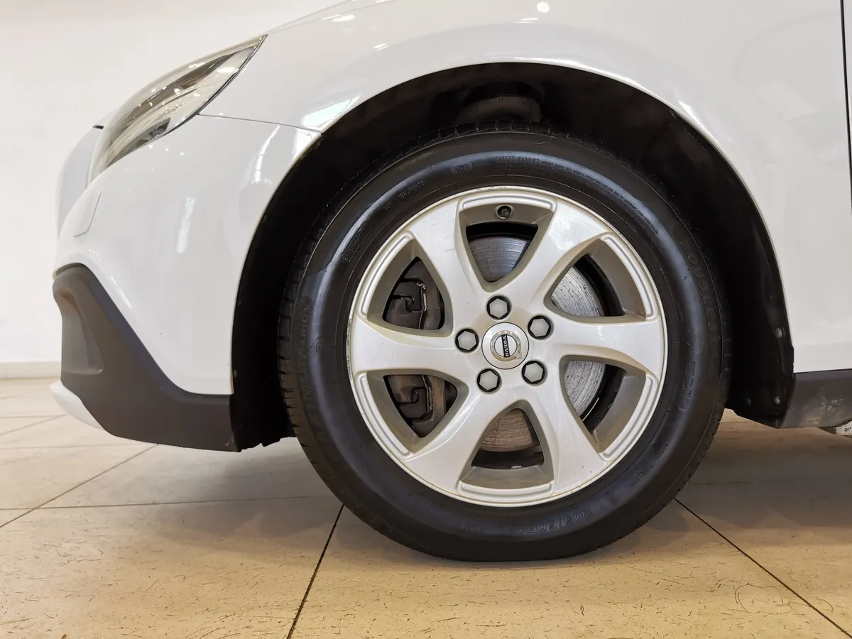 Volvo V40 1.5 T3 Drive-E Geartronic (152 л.с.) Белый в АВИЛОН. Слайд №9