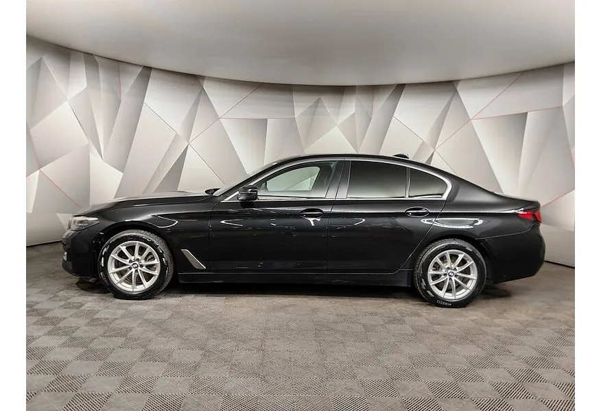 BMW 5 серия 520i Steptronic (184 л.с.) Base (Локальная сборка) Черный в АВИЛОН. Слайд №5