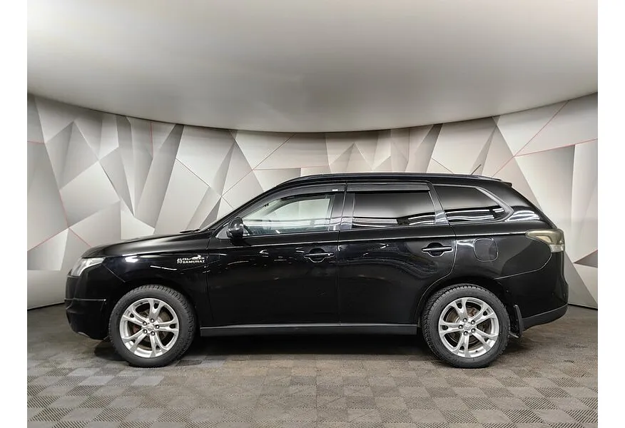 Mitsubishi Outlander 2.4 CVT 4WD (167 л.с.) Черный в АВИЛОН. Слайд №5