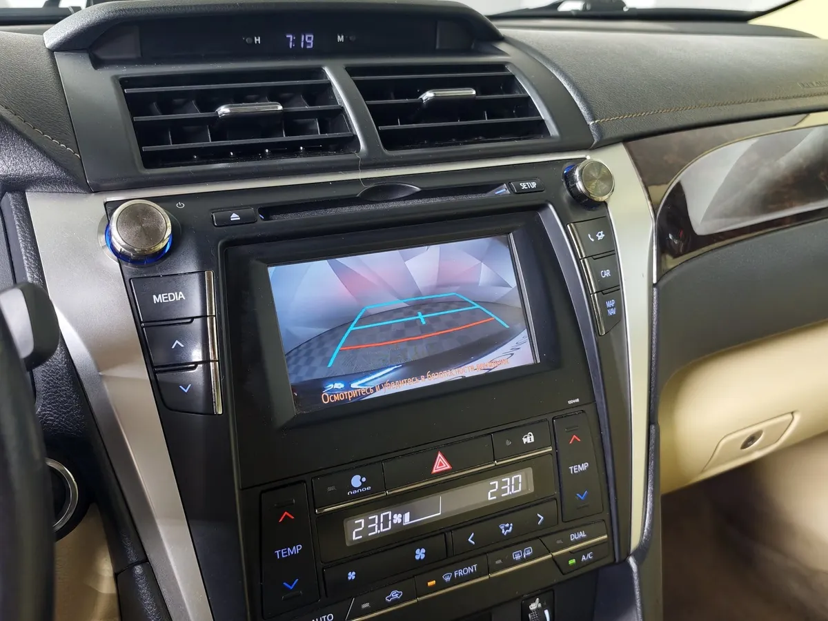 Toyota Camry 2.5 AT (181 л.с.) Черный в АВИЛОН. Слайд №21