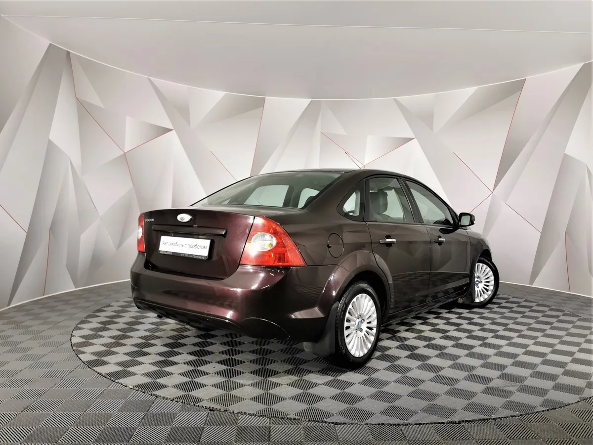 Ford Focus 1.6 AT (101 л.с.) Titanium Фиолетовый в АВИЛОН. Слайд №2