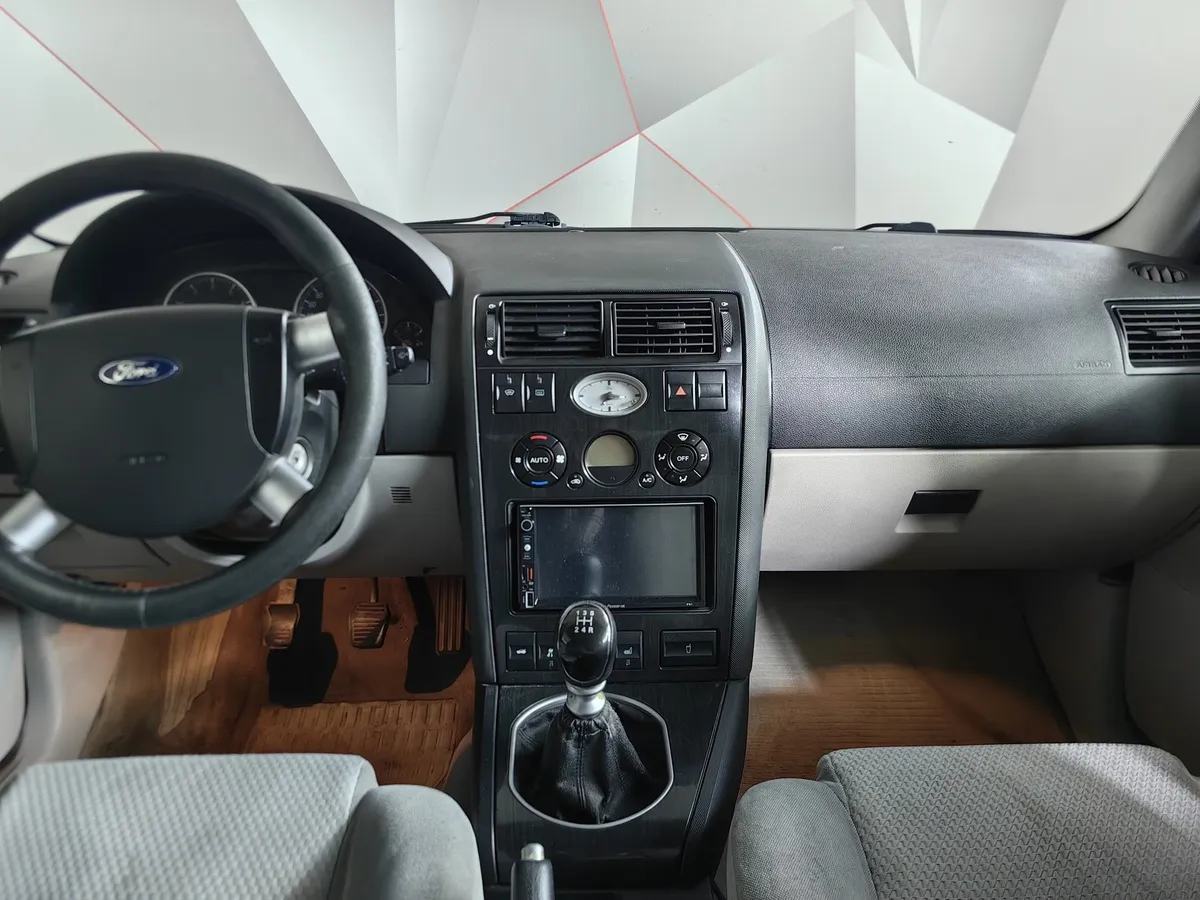 Ford Mondeo 2.0 MT (145 л.с.) Серый в АВИЛОН. Слайд №12