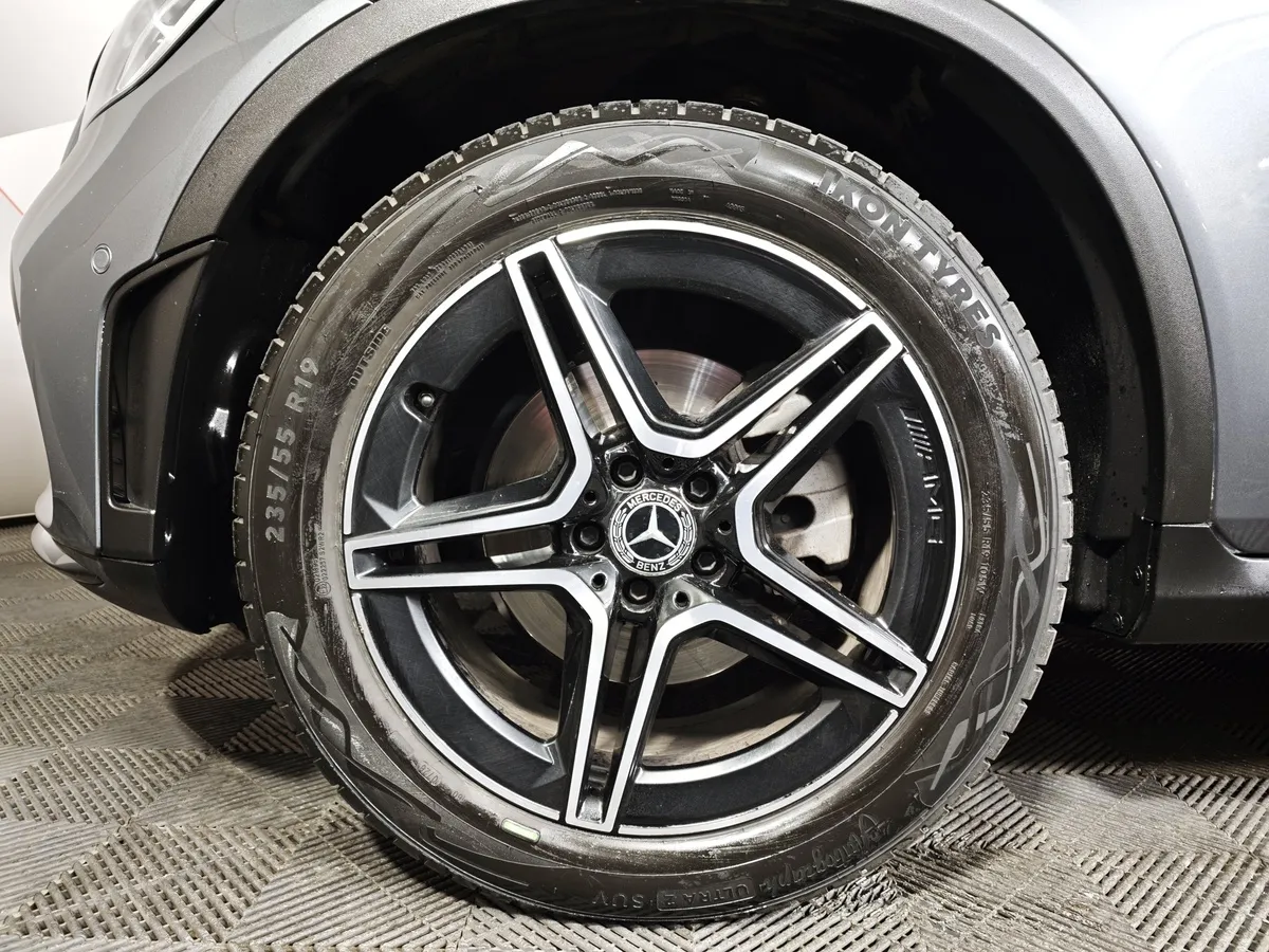 Mercedes-Benz GLC Купе 300 9G-TRONIC 4MATIC (245 л.с.) Sport Серый в АВИЛОН. Слайд №9