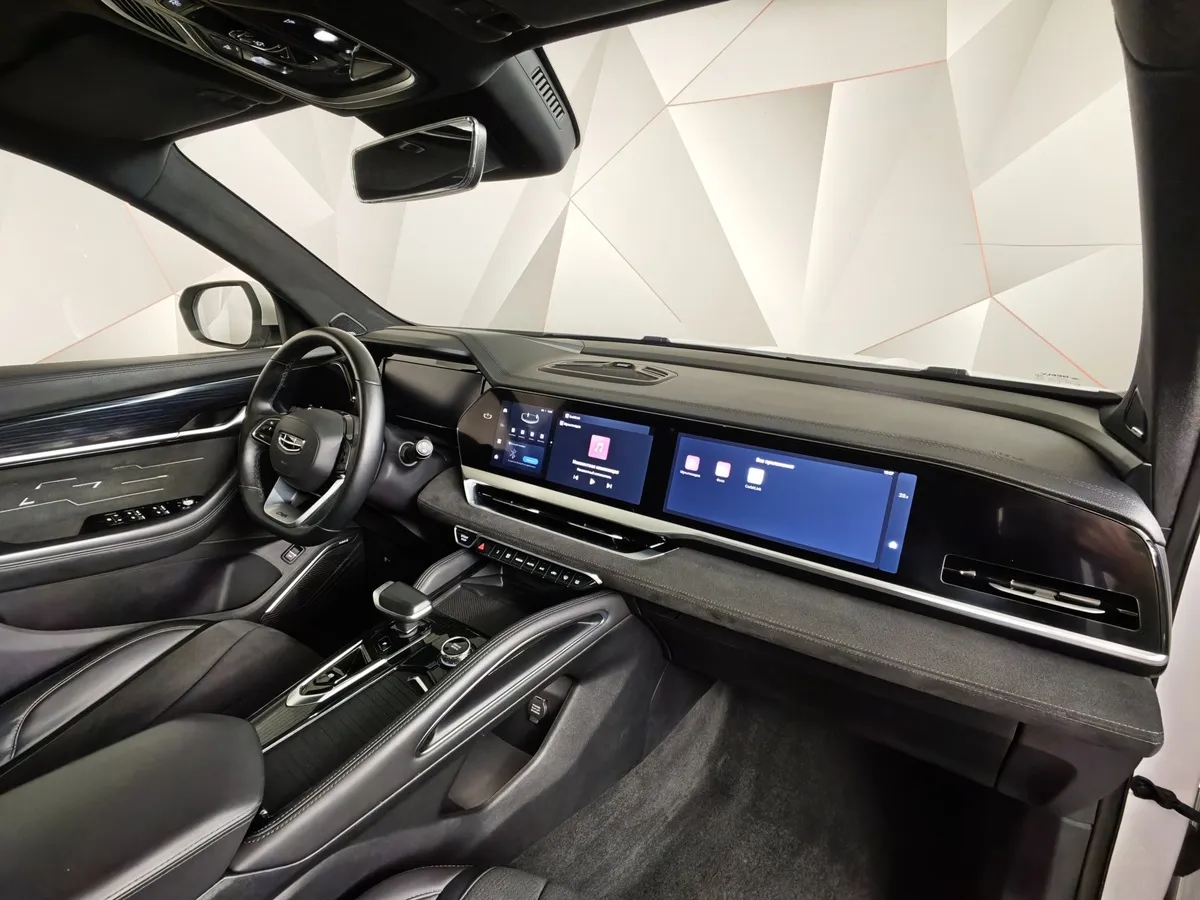 Geely Monjaro 2.0T 8AT 4WD (238 л.с.) Flagship Белый в АВИЛОН. Слайд №12