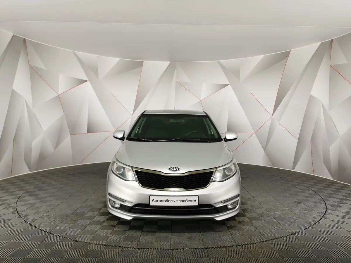 Kia Rio 1.6 AT (123 л.с.) Серебристый в АВИЛОН. Слайд №7