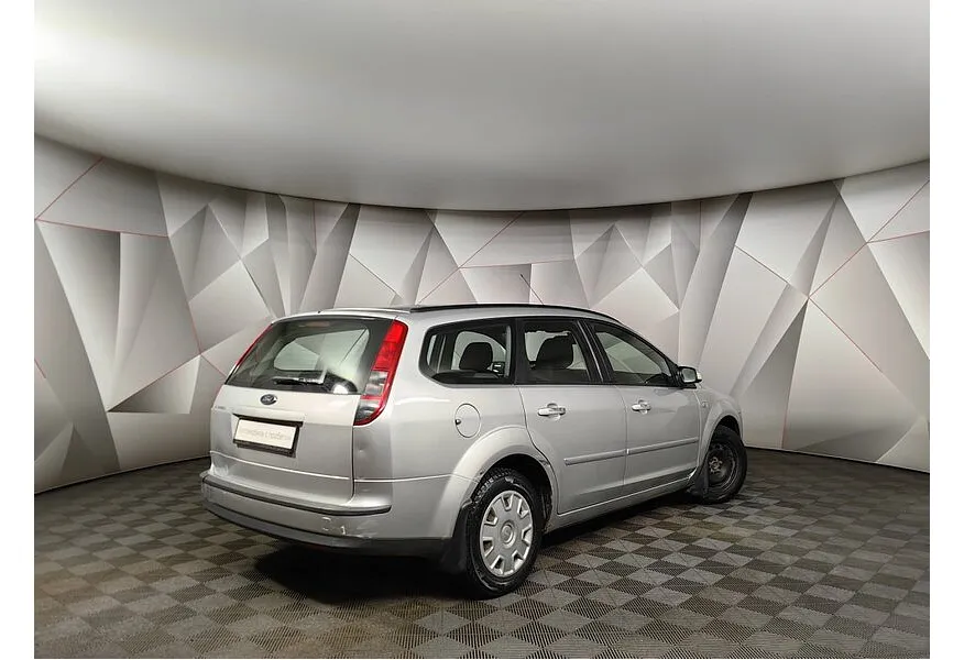 Ford Focus 1.6 AT (101 л.с.) Ghia Серебристый в АВИЛОН. Слайд №2