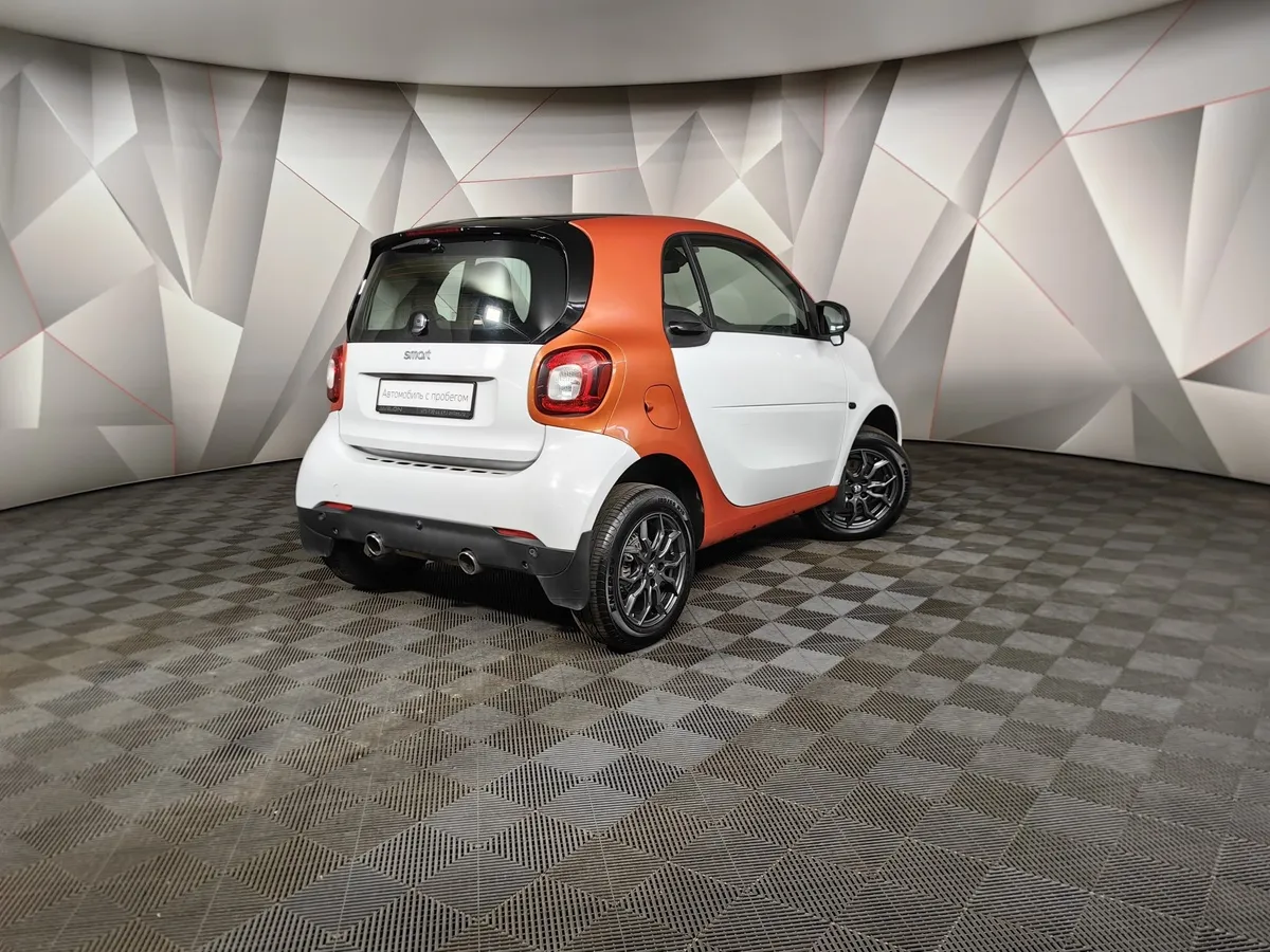 Smart Fortwo 0.9 T AMT twinamic (90 л.с.) Оранжевый в АВИЛОН. Слайд №2