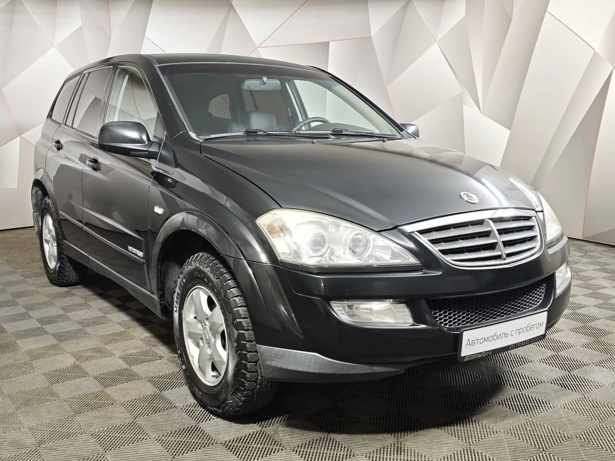 SsangYong Kyron 2.0 Xdi MT 4WD (141 л.с.) Черный в АВИЛОН. Слайд №3