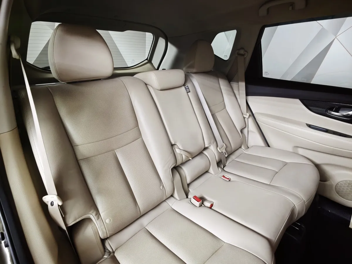 Nissan X-Trail 2.5 CVT AWD (171 л.с.) Зеленый в АВИЛОН. Слайд №15
