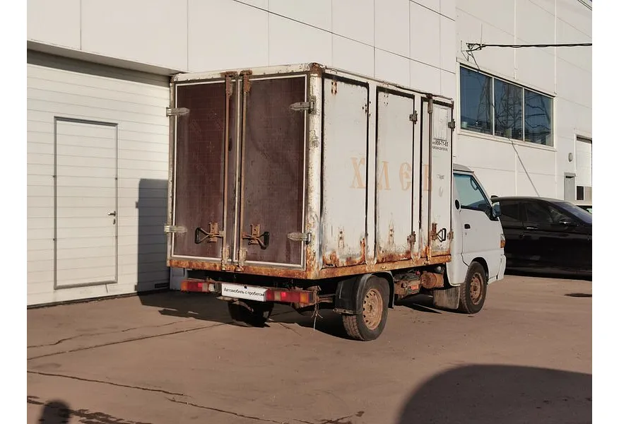 Hyundai Porter 2.5d MT (80 л.с.) Серебристый в АВИЛОН. Слайд №2