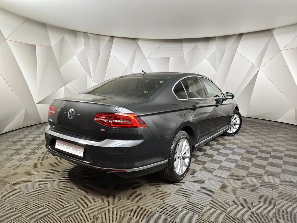 Volkswagen Passat 1.8 TSI BlueMotion DSG (180 л.с.) Highline Серый в АВИЛОН. Слайд №2