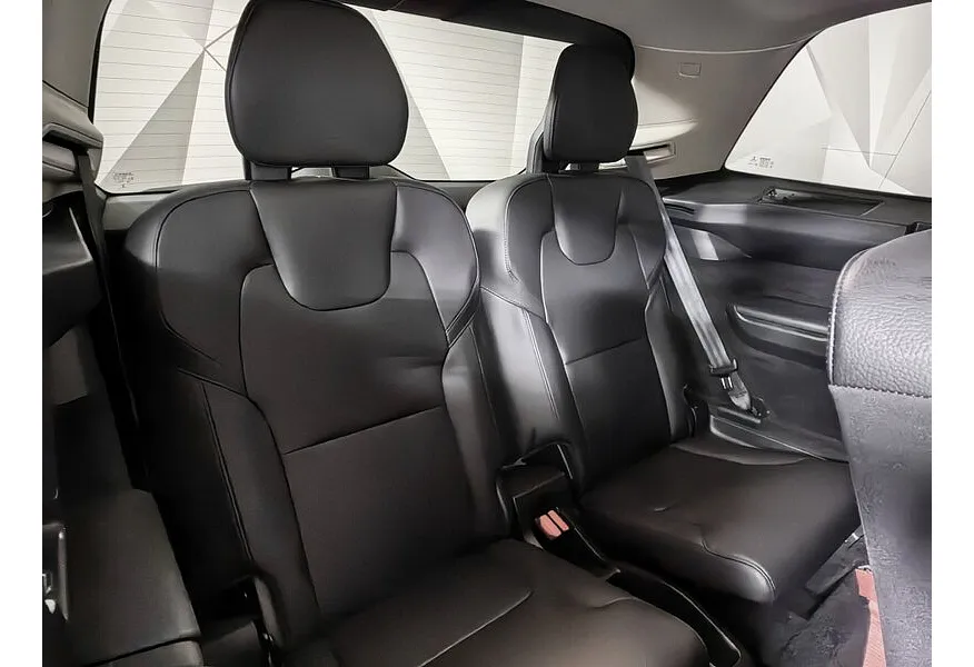 Volvo XC90 2.0 T5 Drive-E AT AWD (7 мест) (249 л.с.) Momentum Белый в АВИЛОН. Слайд №16