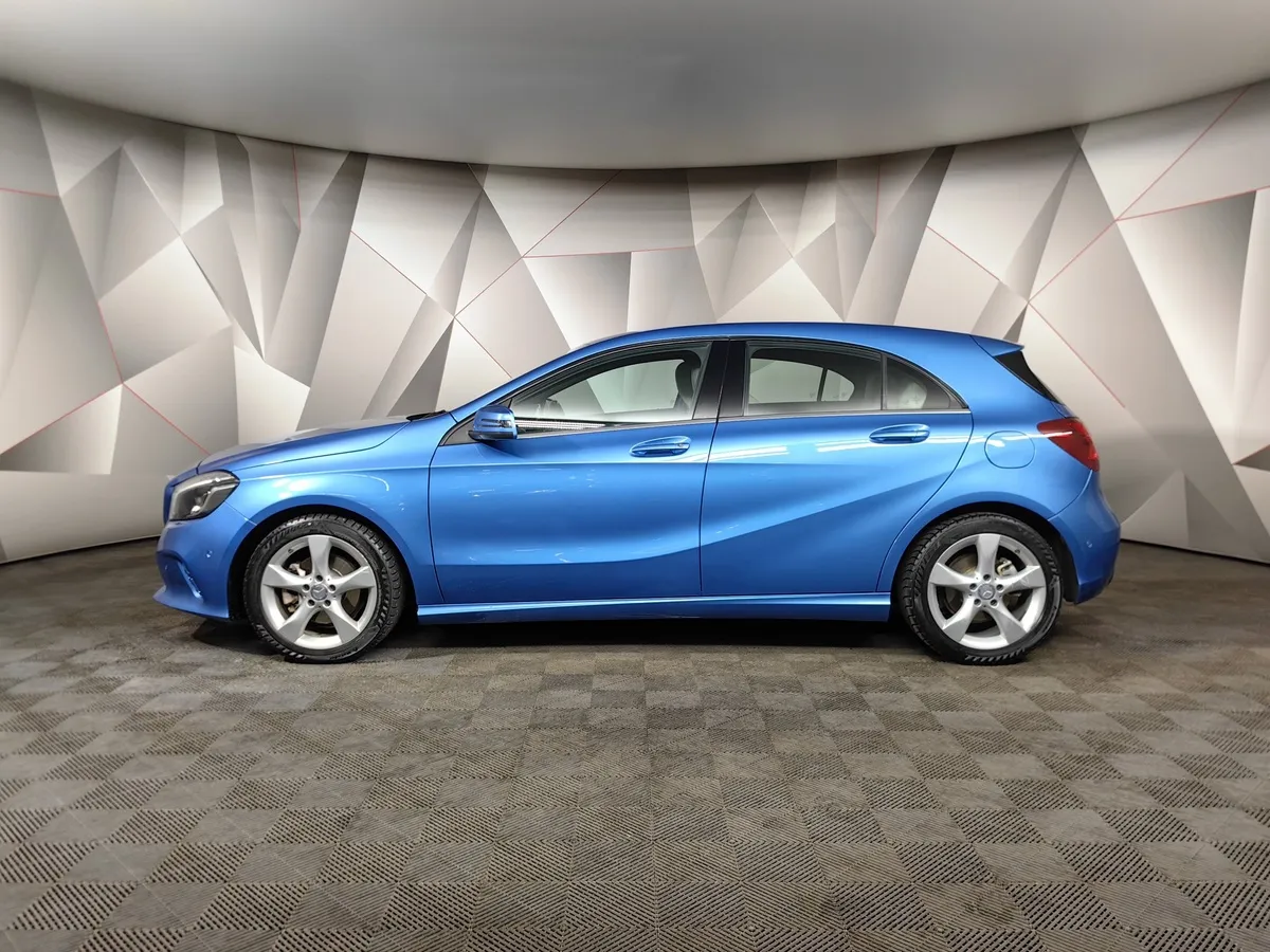 Mercedes-Benz A-Класс 180 7G-DCT (122 л.с.) Голубой в АВИЛОН. Слайд №5
