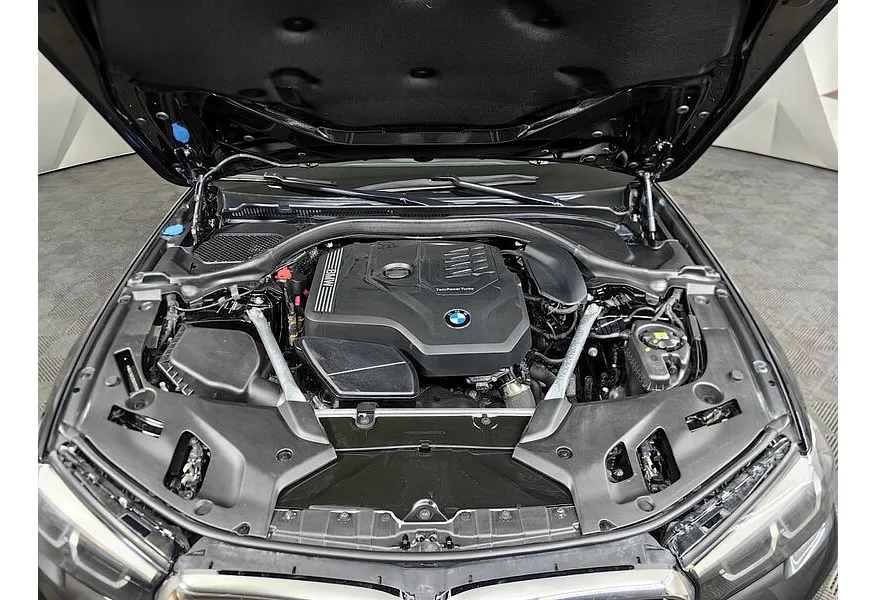 BMW 5 серия 520i Steptronic (184 л.с.) Base (Локальная сборка) Черный в АВИЛОН. Слайд №10