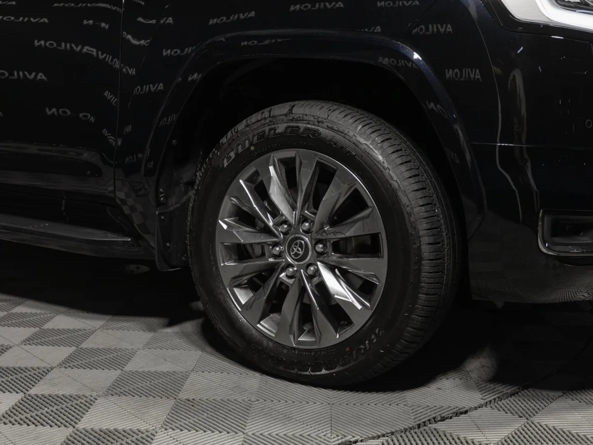 Toyota Land Cruiser 3.5 V6 AT 4WD (415 л.с.) Премиум Черный в АВИЛОН. Слайд №14