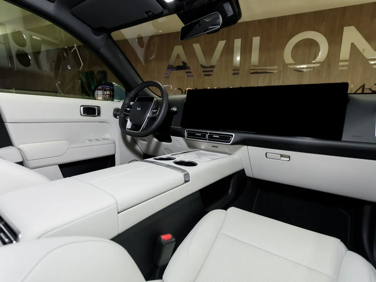 Li Auto L7 1.5 AT 4WD (449 л.с.) Ultra Голубой в АВИЛОН. Слайд №9