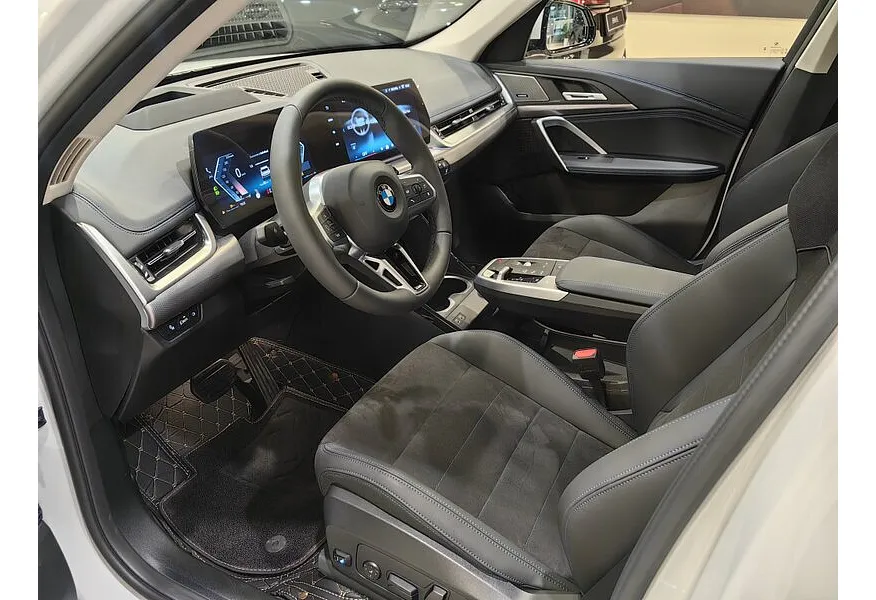 BMW X1 xDrive25 Li (204 л.с.) Белый в АВИЛОН. Слайд №9