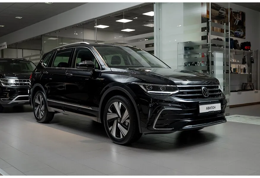 АВИЛОН - Volkswagen Tiguan 2.0 TSI 7DSG 4Motion (220 л.с.) R-Line Premium Черный - slide 0