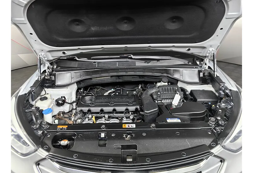 Hyundai Santa Fe 2.4 AT 4WD (175 л.с.) Dynamic Серебристый в АВИЛОН. Слайд №11