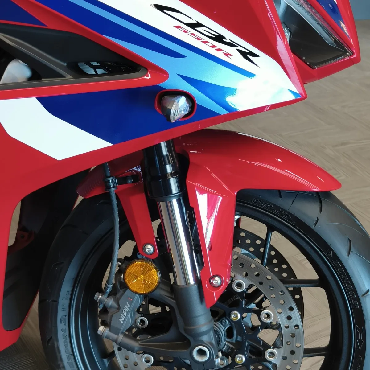 Honda CBR650 649 см³ (95 л.с.) (95) 649 Красный в АВИЛОН. Слайд №4