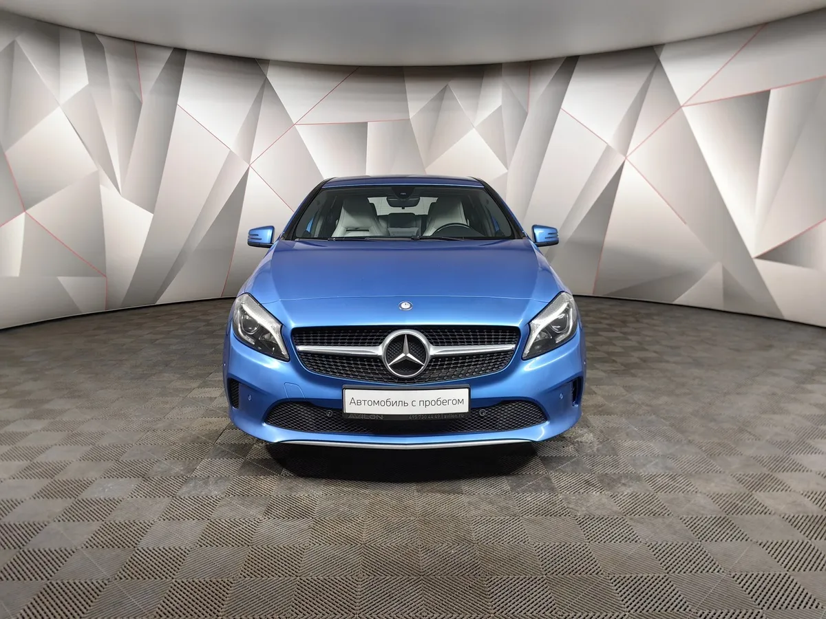 Mercedes-Benz A-Класс 180 7G-DCT (122 л.с.) Голубой в АВИЛОН. Слайд №7