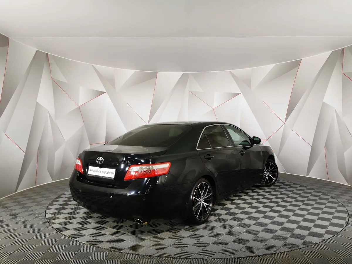Toyota Camry 2.4 VVT-i AT (167 л.с.) Черный в АВИЛОН. Слайд №2