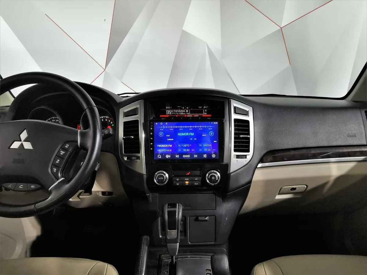 Mitsubishi Pajero 3.8 AT (250 л.с.) Серый в АВИЛОН. Слайд №13