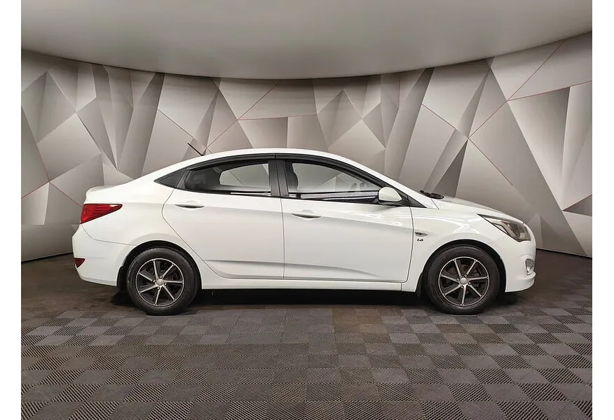 Hyundai Solaris 1.6 AT (123 л.с.) Comfort Белый в АВИЛОН. Слайд №4