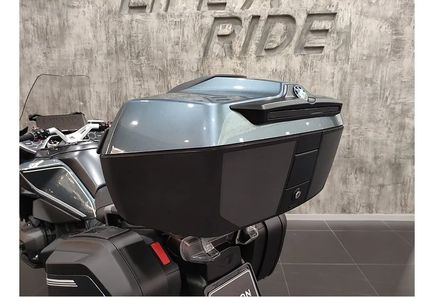 BMW Motorrad R 1300 RT 1300 см³ (145 л.с.) (145) 1300 Зеленый в АВИЛОН. Слайд №8