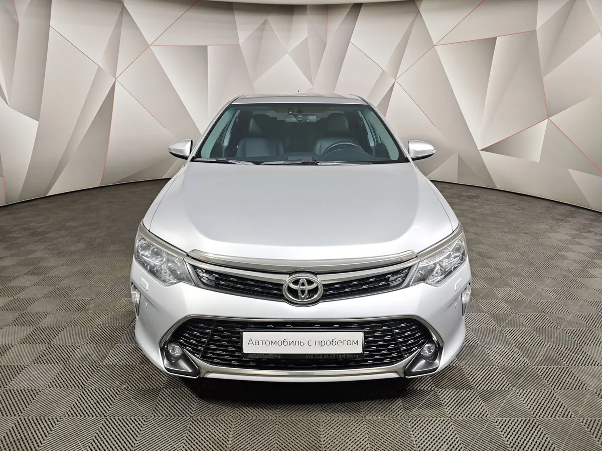 Toyota Camry 2.5 AT (181 л.с.) Классик Серебристый в АВИЛОН. Слайд №7