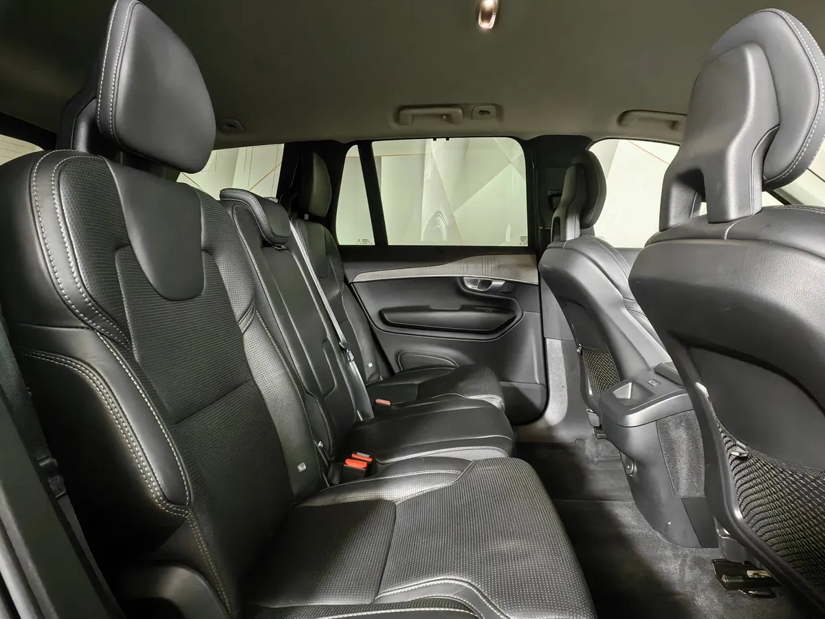 Volvo XC90 2.0 D5 Drive-E AT AWD (7 мест) (235 л.с.) Momentum Серый в АВИЛОН. Слайд №16