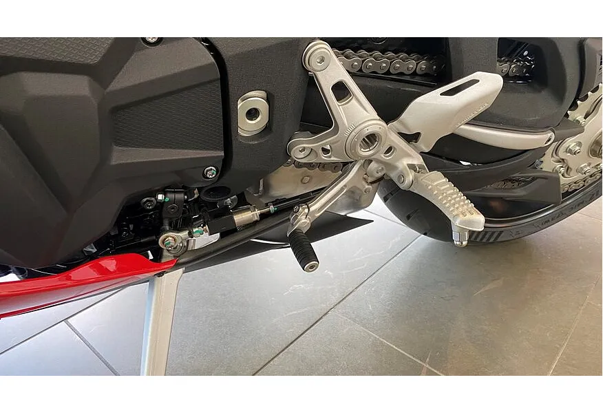 QJMOTOR SRK 921 RR 921 см³ (129 л.с.) (129) 921 Красный в АВИЛОН. Слайд №13