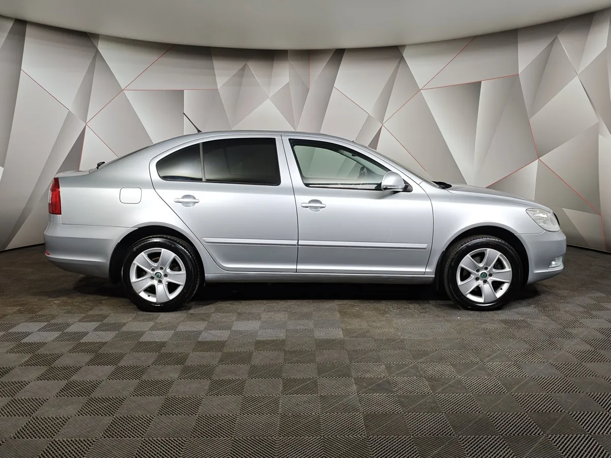 Skoda Octavia 1.8 TSI AT (152 л.с.) Серебристый в АВИЛОН. Слайд №6