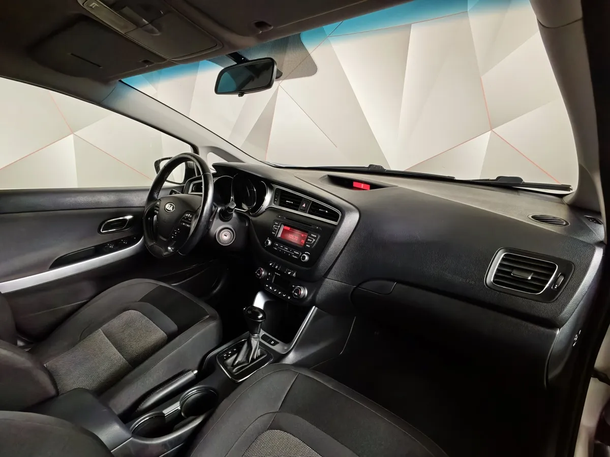 Kia Ceed 1.6 AT (130 л.с.) Comfort Серебристый в АВИЛОН. Слайд №13