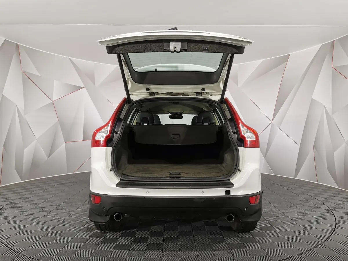 Volvo XC60 2.4 D5 Geartronic AWD (215 л.с.) Белый в АВИЛОН. Слайд №10