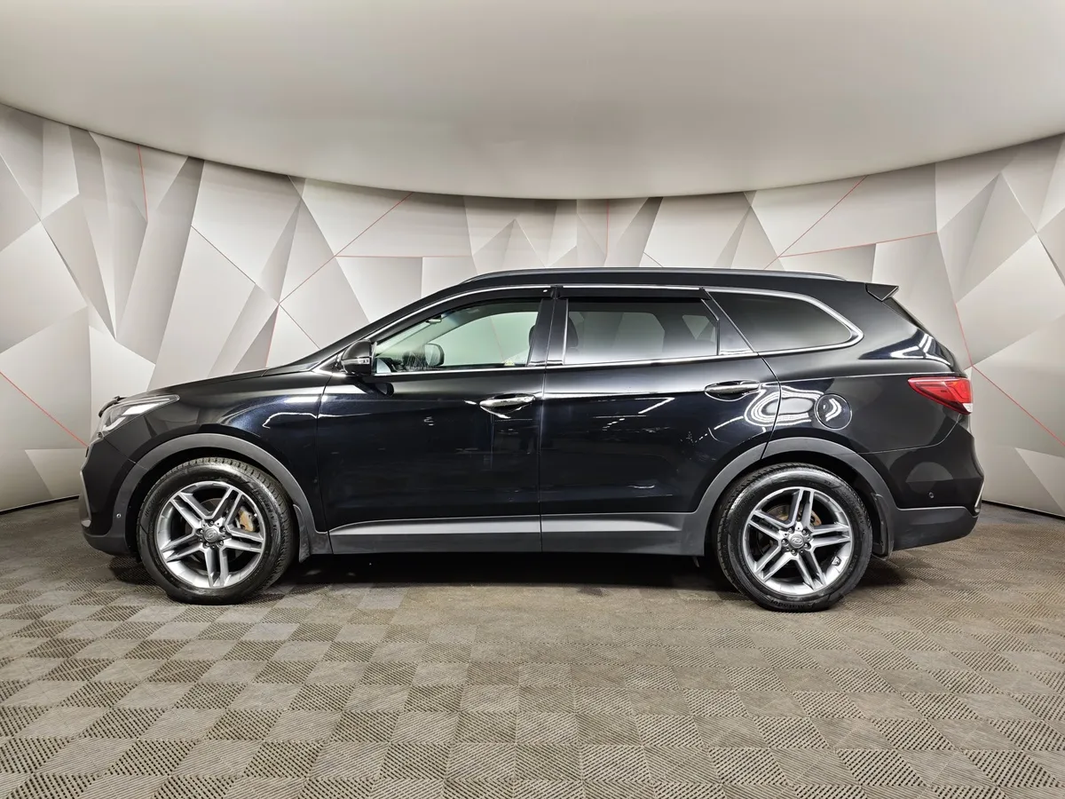 Hyundai Santa Fe 2.2 CRDi AWD 8AT (200 л.с.) High-Tech Черный в АВИЛОН. Слайд №5