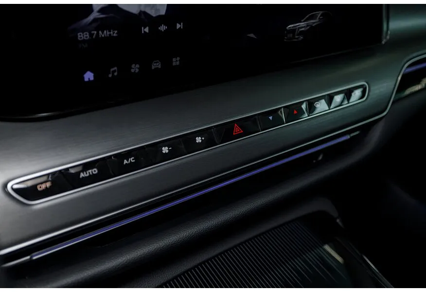 АВИЛОН - Hongqi H9 2.0 DCT RWD (245 л.с.) Deluxe Черный - slide 19