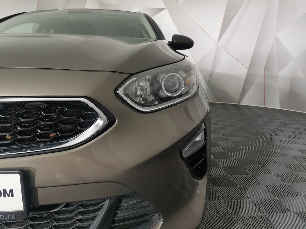 Kia Ceed 1.6 MPI AT (128 л.с.) Luxe Коричневый в АВИЛОН. Слайд №10