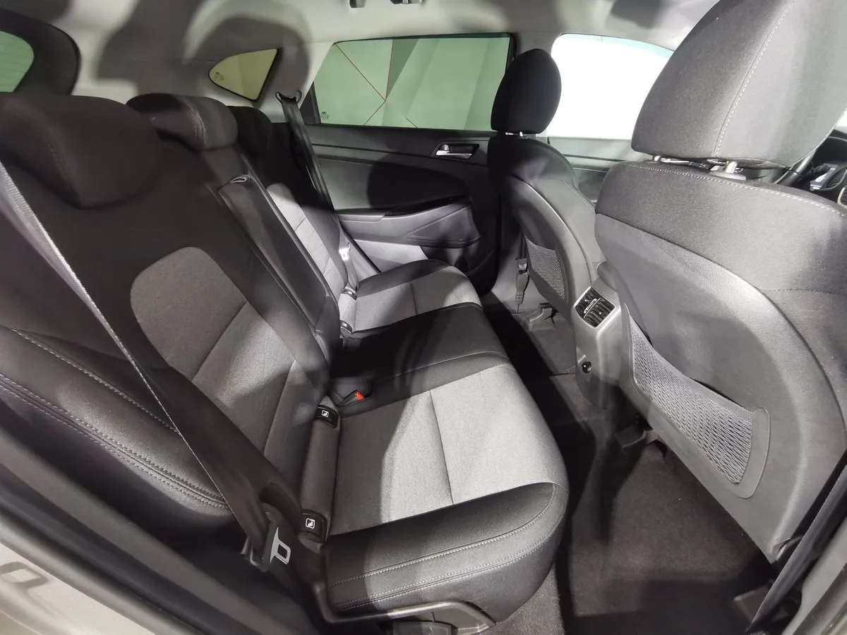 Hyundai Tucson 2.0 (150 л.с.) MPi-6AT-4WD Lifestyle Бежевый в АВИЛОН. Слайд №15