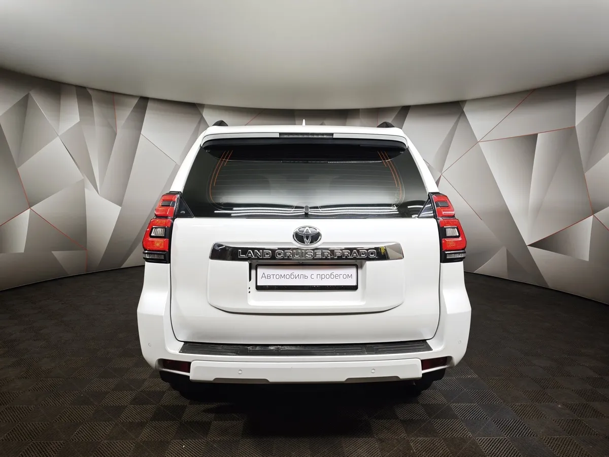 Toyota Land Cruiser Prado 4.0 AT AWD (249 л.с.) Белый в АВИЛОН. Слайд №8