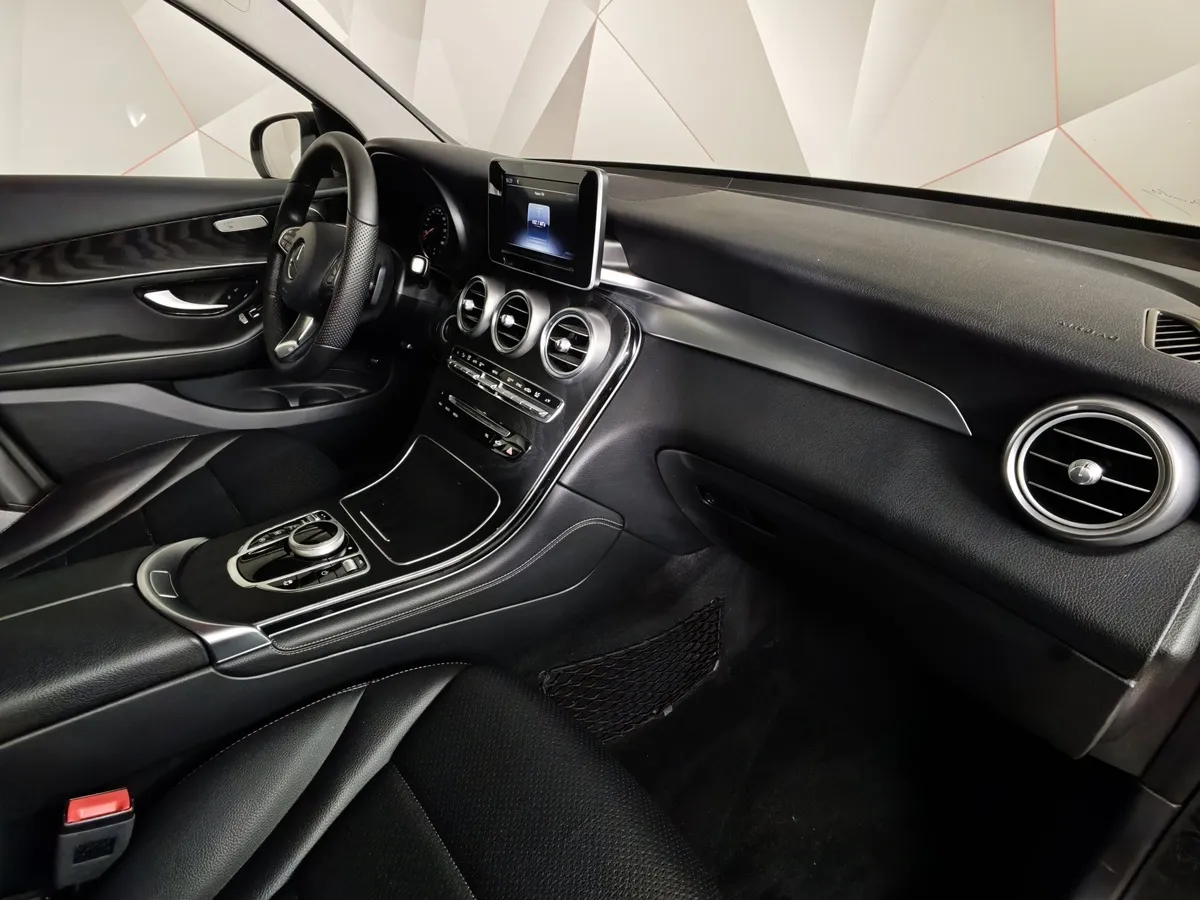 Mercedes-Benz GLC 250 9G-TRONIC 4MATIC (211 л.с.) Premium Черный в АВИЛОН. Слайд №13
