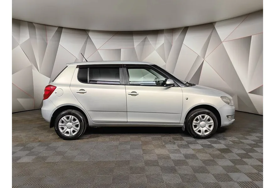 Skoda Fabia 1.4 MT (125 л.с.) Желтый в АВИЛОН. Слайд №6