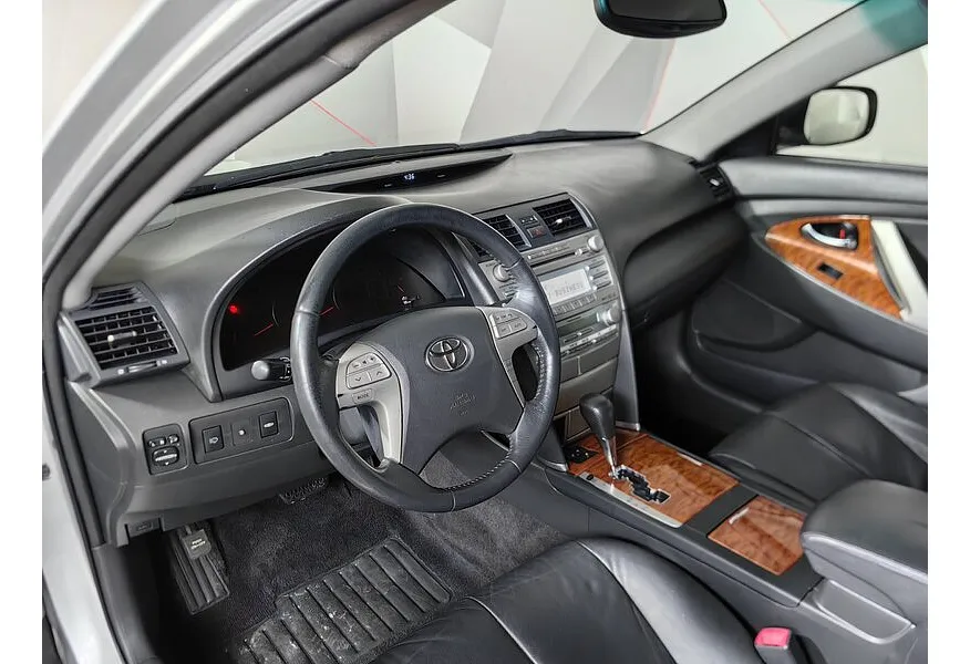 Toyota Camry 2.4 VVT-i AT (167 л.с.) Серебристый в АВИЛОН. Слайд №17