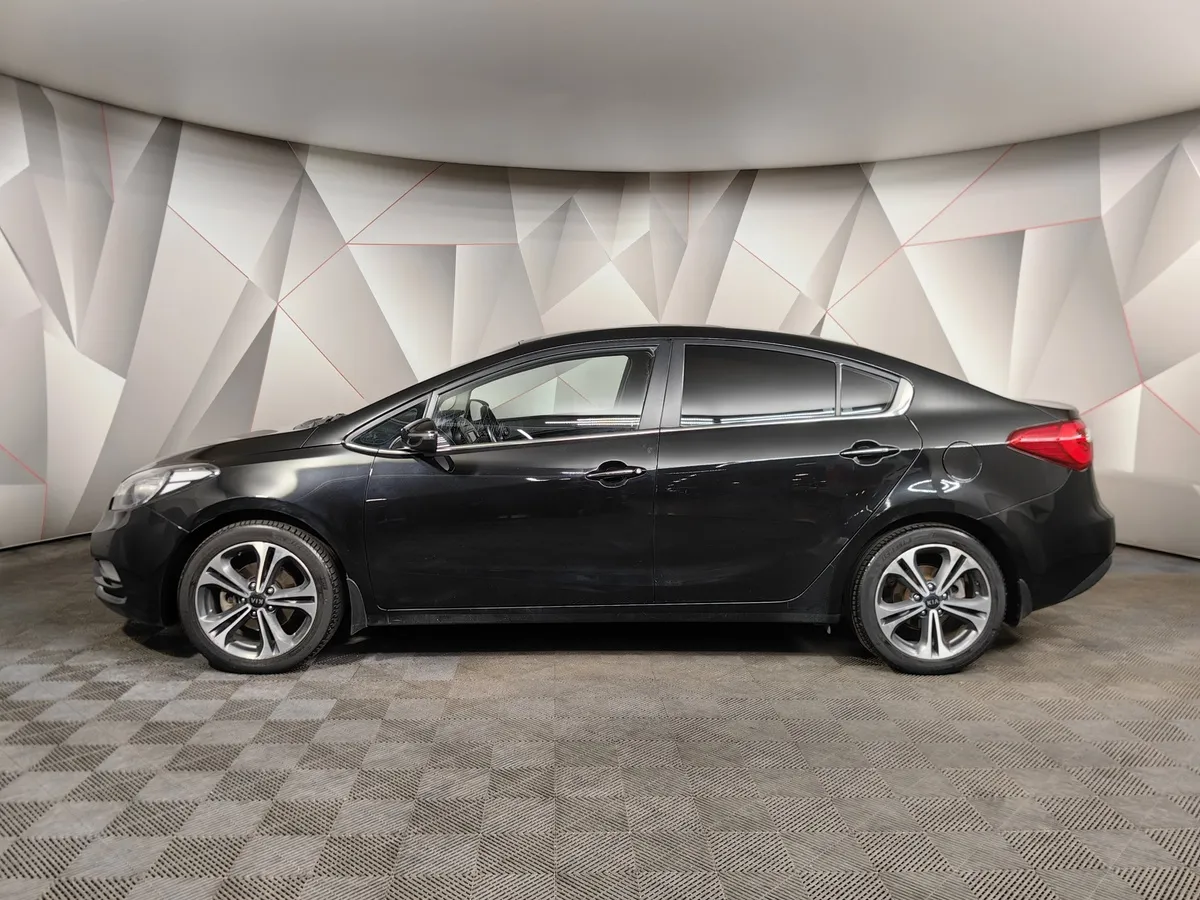 Kia Cerato 1.6 AT (130 л.с.) Черный в АВИЛОН. Слайд №5