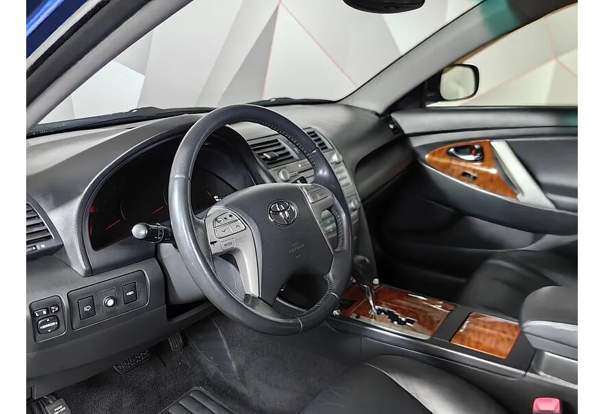Toyota Camry 2.4 VVT-i AT (167 л.с.) Синий в АВИЛОН. Слайд №18