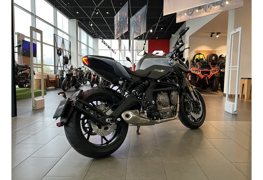 LIVE. Слайд №8