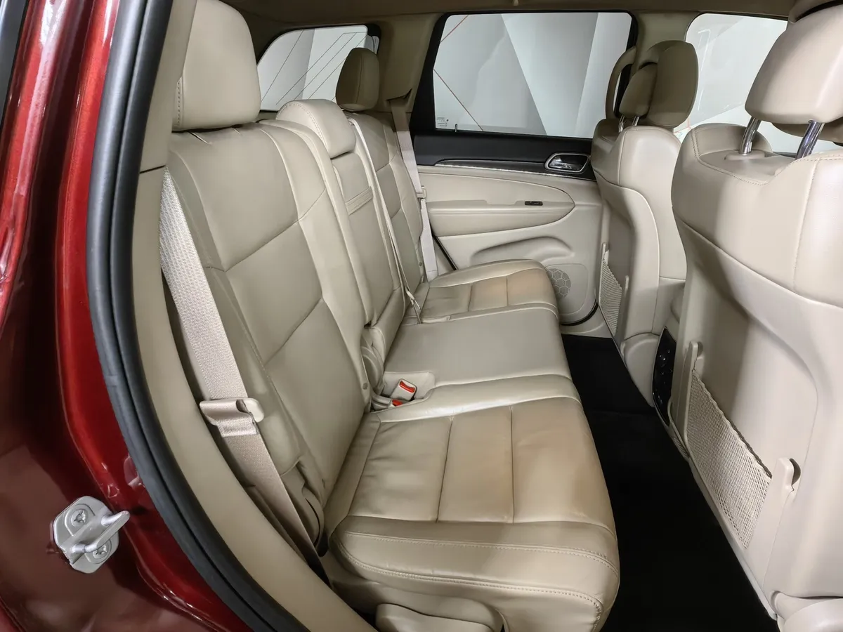 Jeep Grand Cherokee 3.0 AT AWD (238 л.с.) Laredo Красный в АВИЛОН. Слайд №15