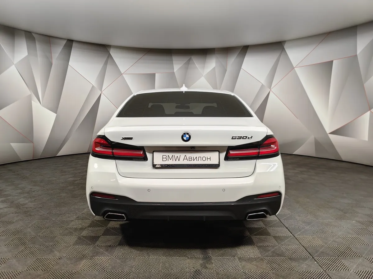 BMW 5 серия 530d xDrive Steptronic (249 л.с.) Base (Локальная сборка) Белый в АВИЛОН. Слайд №4