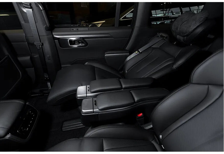 ROX 01 1.5 AT 4WD (475 л.с.) 6 мест Business Lounge Черный в АВИЛОН. Слайд №5