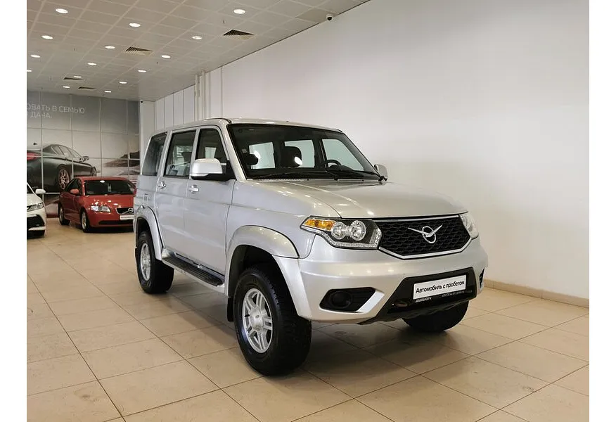 УАЗ Patriot 2.7 MT (135 л.с.) Серебристый в АВИЛОН. Слайд №3